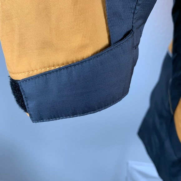 Rei Outdoors Rain Jacket - Picture 5 of 9